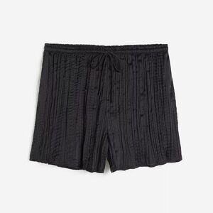 H&M • Pleated Shorts Women’s XS